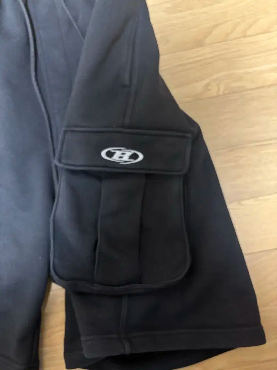 BORN TO WIN バミューダパンツ