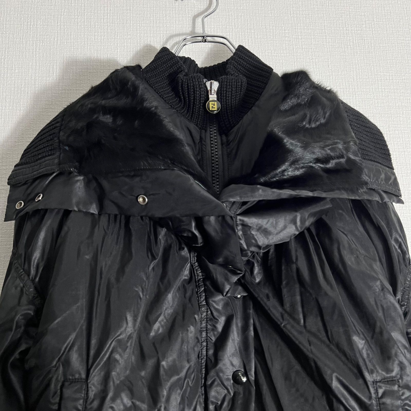 FENDI フェンディ リアルファー 変形中綿ブルゾン ジャケット アウター ダブルジップ ミリタリー調 フライトジャケット型 黒 レディース 40サイズ
