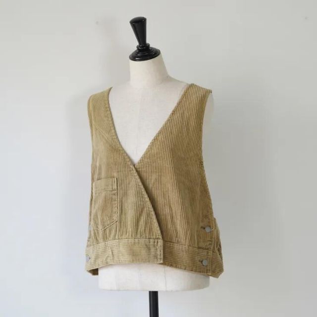 ESTROISLOSE エストゥロワルーズ ソフトコーデュロイ ベスト beige onesize ピグメントダイ ヴィンテージ加工