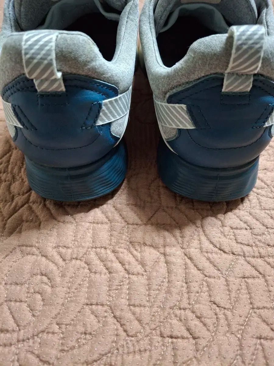 ゴルフシューズ