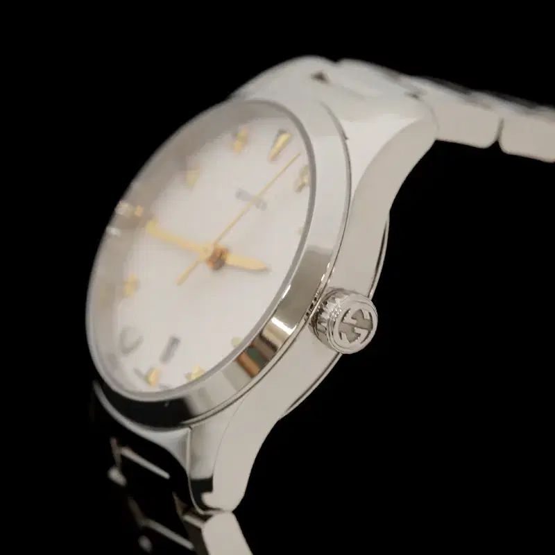 グッチ 126 5 Gタイムレス スチール 白 27mm
