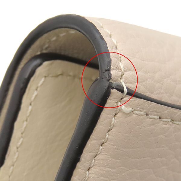 ベージュ×アイボリー