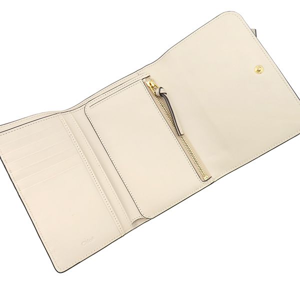 三つ折り財布 アルファベット