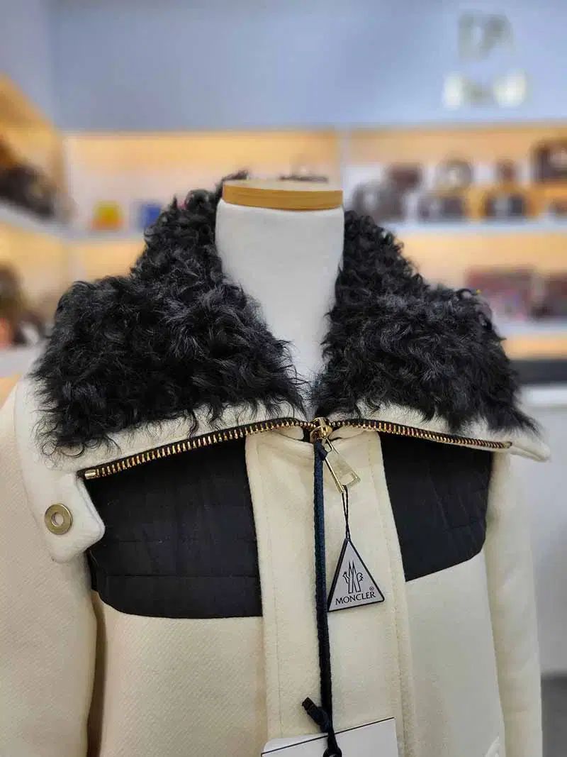モンクレール ERIDAN ハーフ アウター レディース 1サイズ GULLKHAN_COM