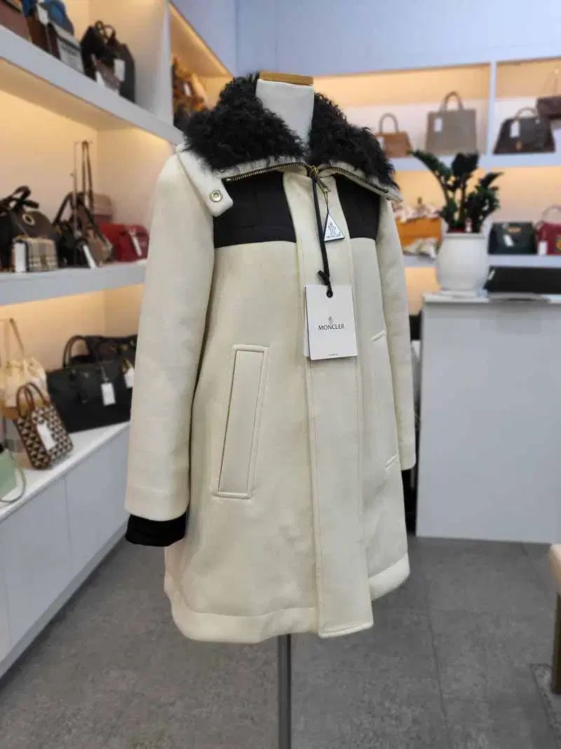 モンクレール ERIDAN ハーフ アウター レディース 1サイズ