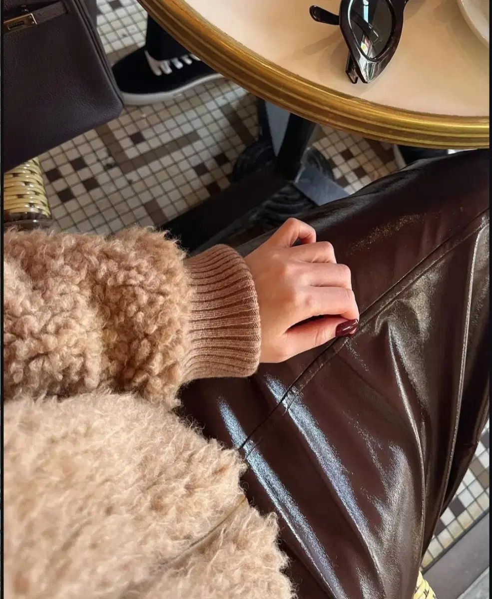 エクスクルーシブ