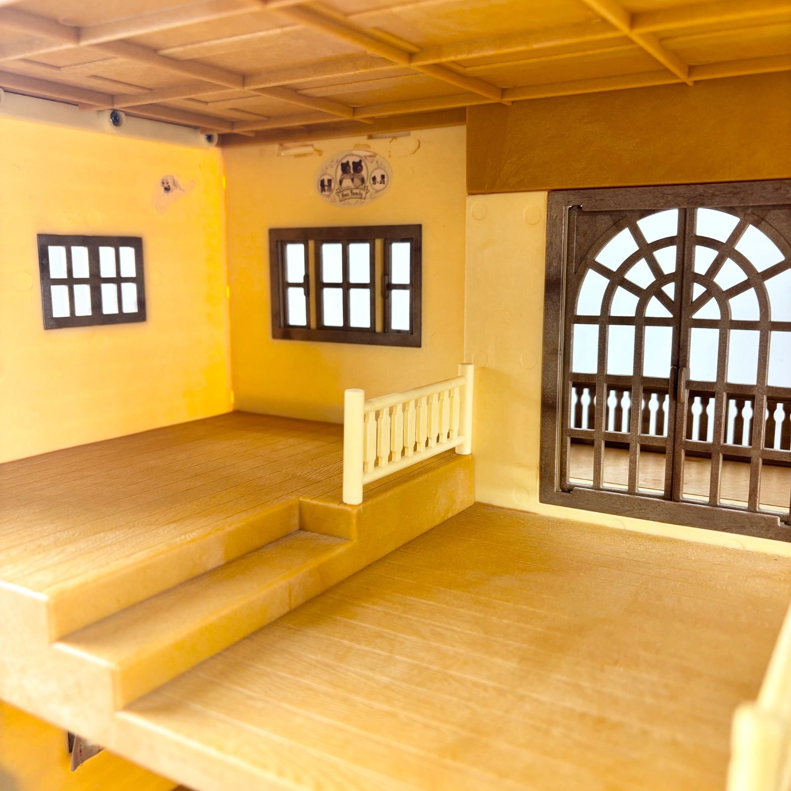 緑の丘の大きなお家