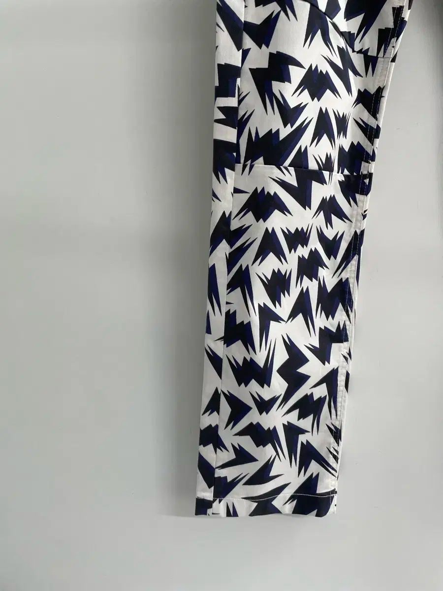 マークアンドロナ パンツ