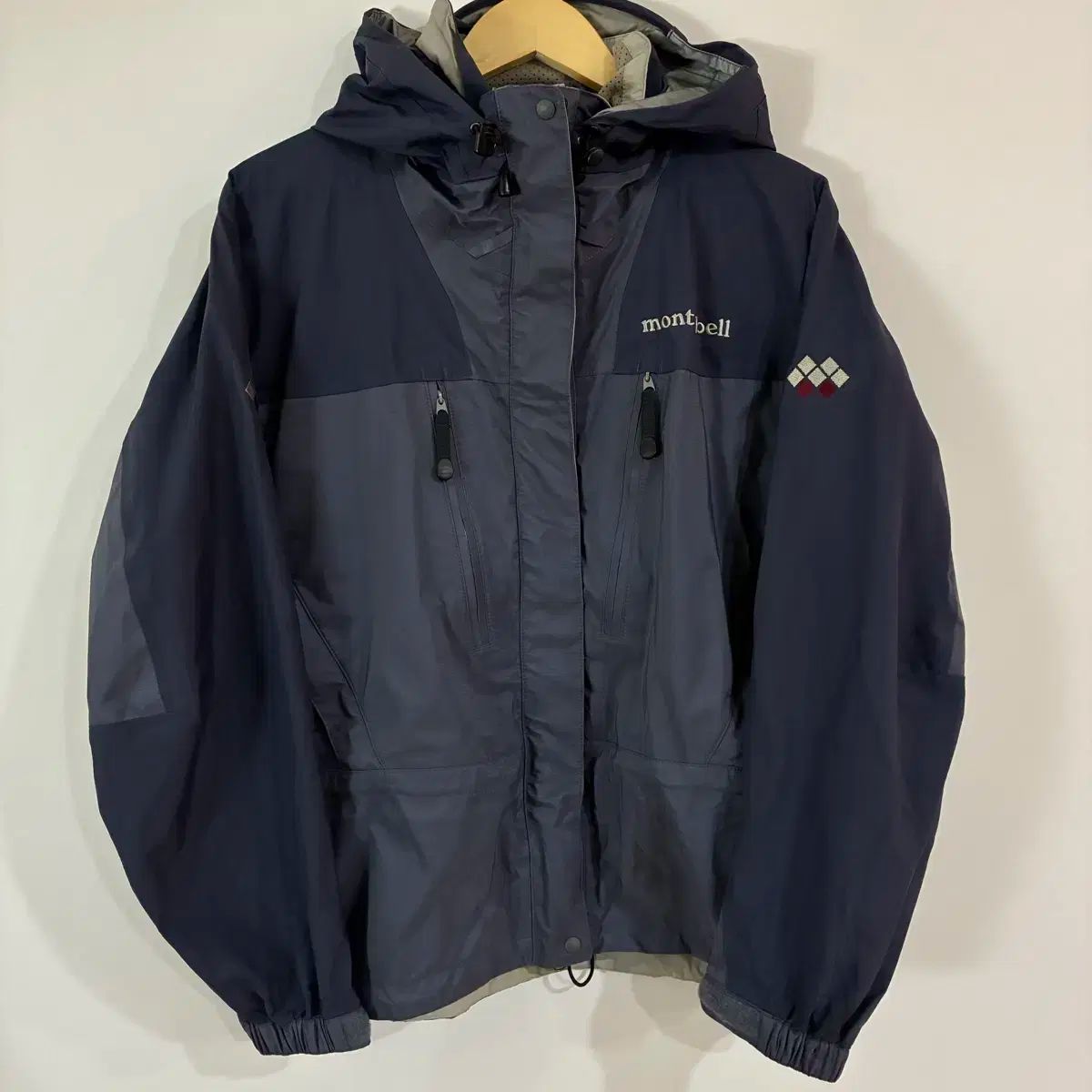 1338 モンベル ウィンドブレーカー