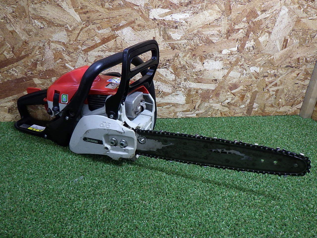 やまびこ産業機械 新ダイワ SSE3000S エンジンチェンソー 農業 林業 切断機 木工用 品 120サイズ発送