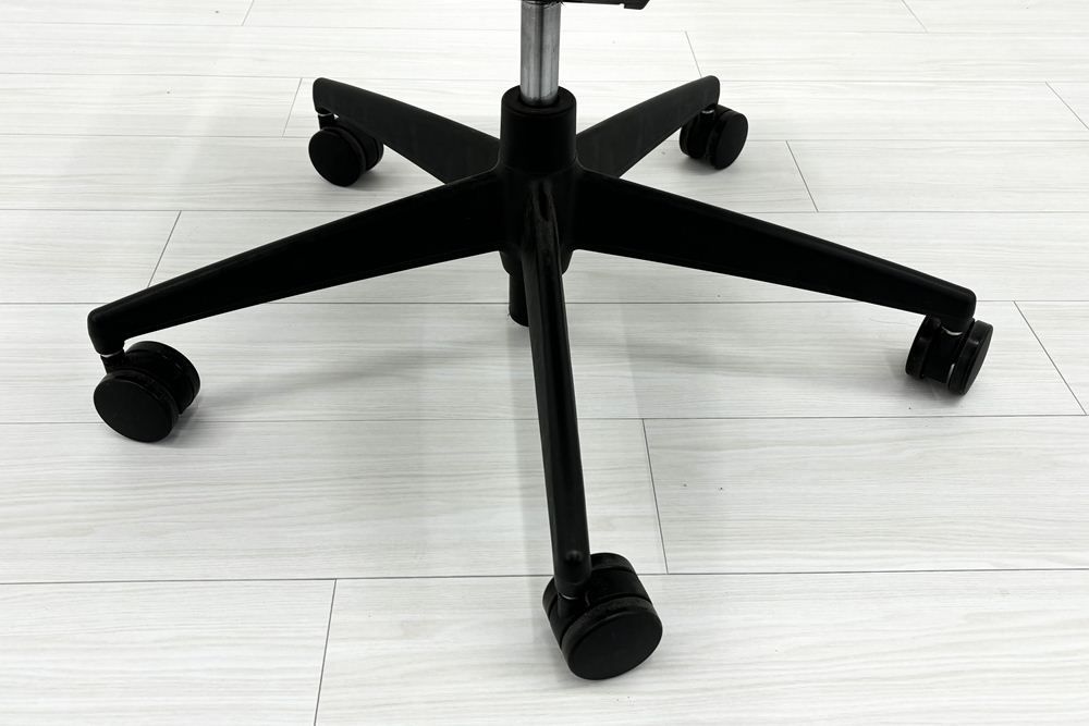 コクヨ シロッコチェア Scirocco シロッコ シリーズ 固定肘 KOKUYO オフィス家具 背 ブラック 座 レッド A000003839 MARWIL-DEMENAGEMENTS_CH