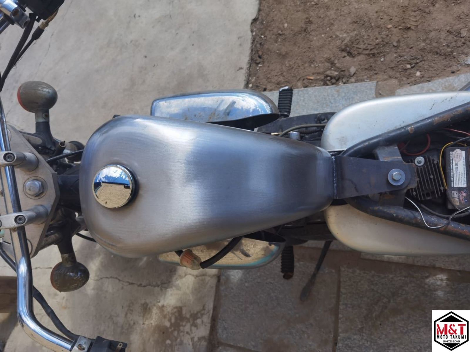 T-83 9L ホンダ V-TWIN MAGNA VT250 マグナ250 スポーツスタータンク