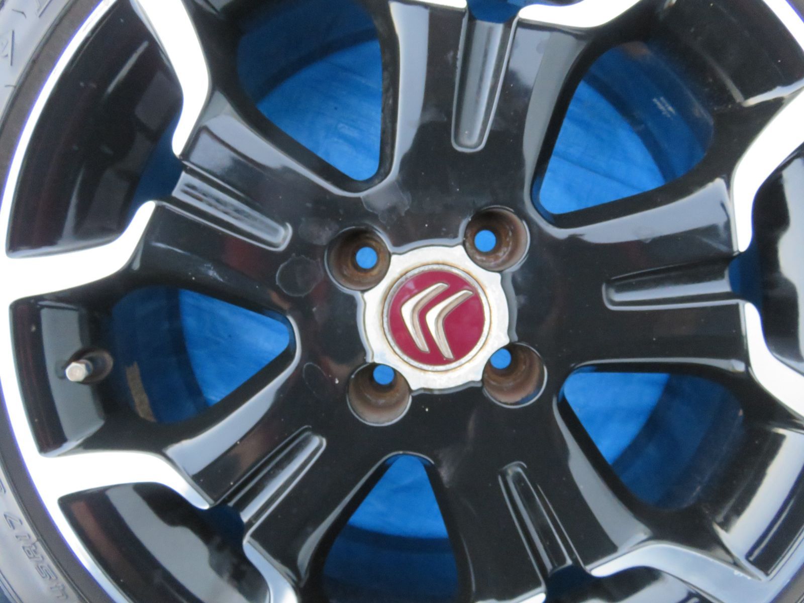 ホイールタイヤ 205