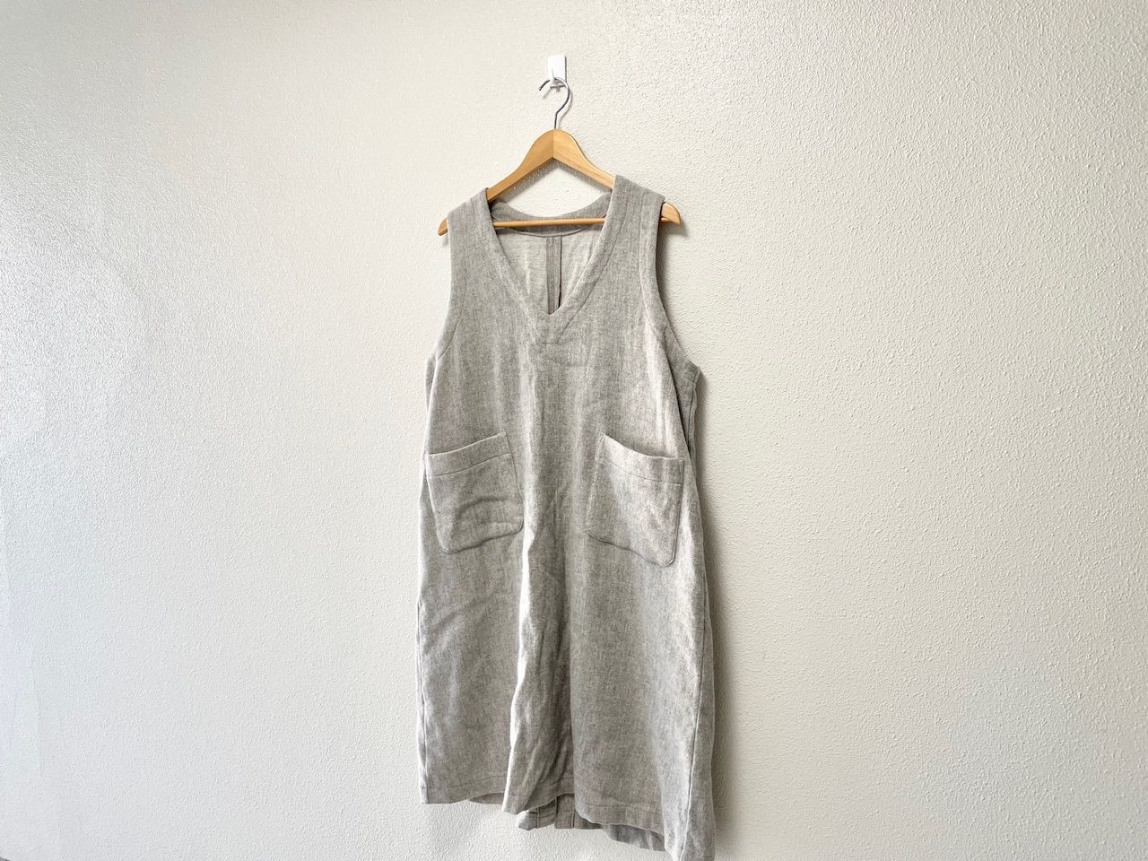 ネストローブ ウールサージノースリーブワンピース