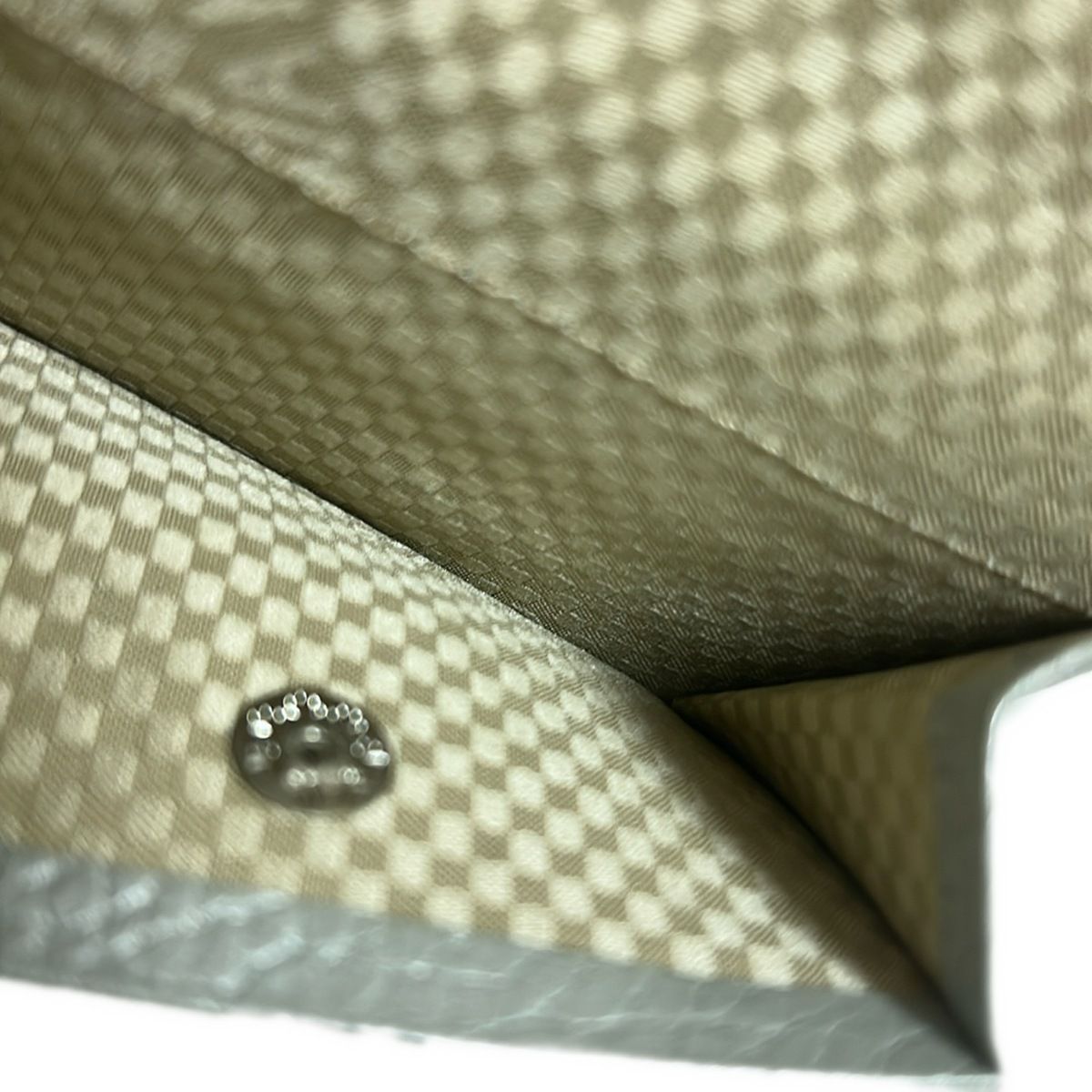 ライトグレー レザー