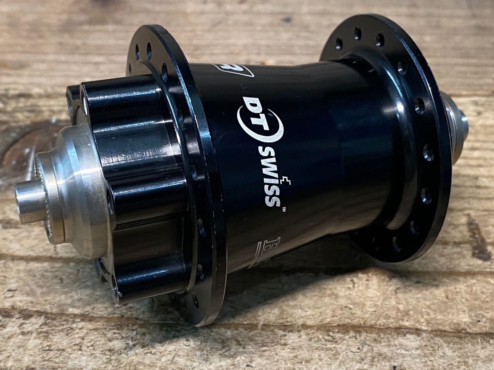 JM180 DT SWISS HuGI FR フロントハブ QR 100mm 6BOLT 32H