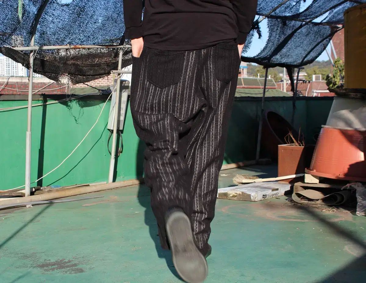 ノイア ONE タック レース ワイド スラックス