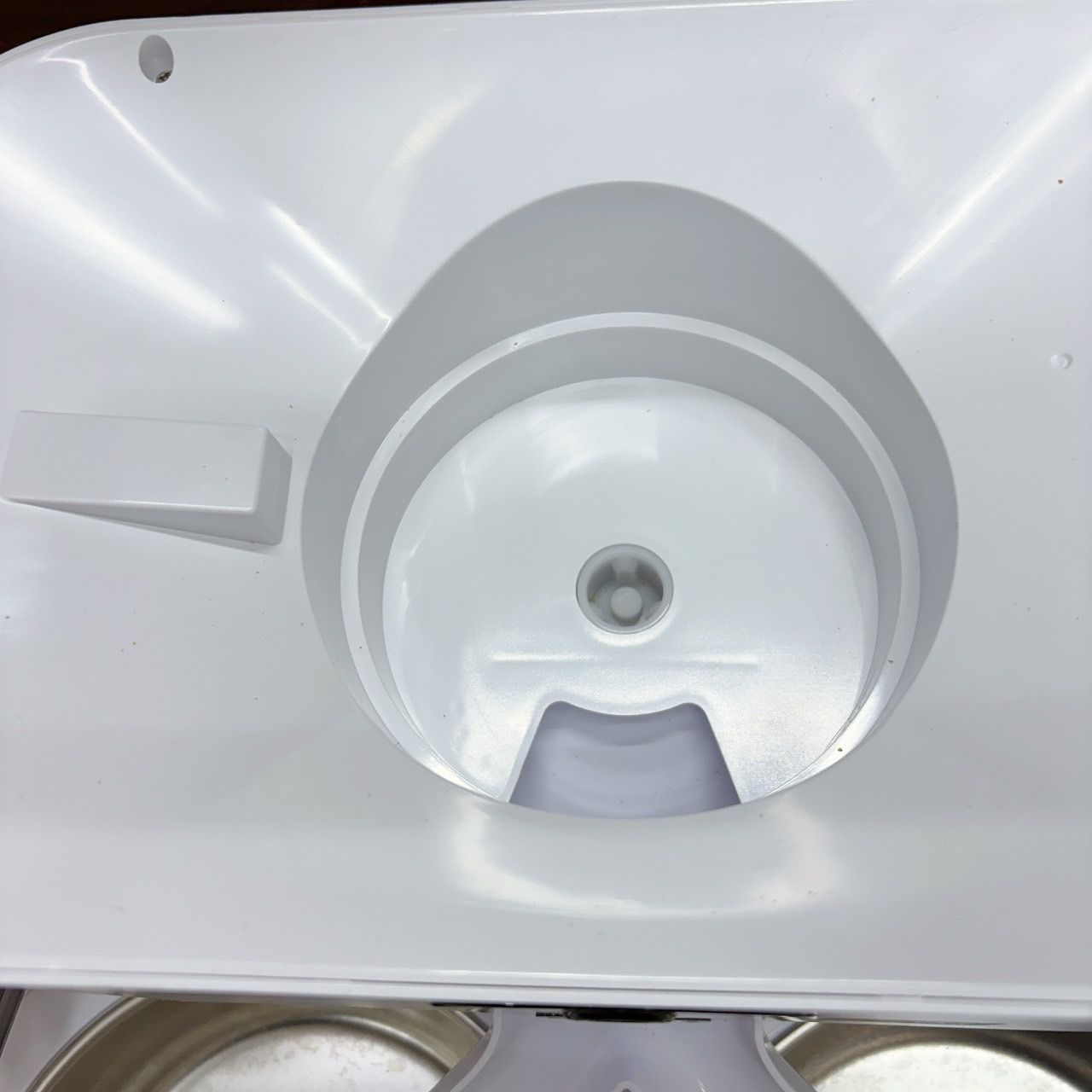 自動給餌器 ホワイト