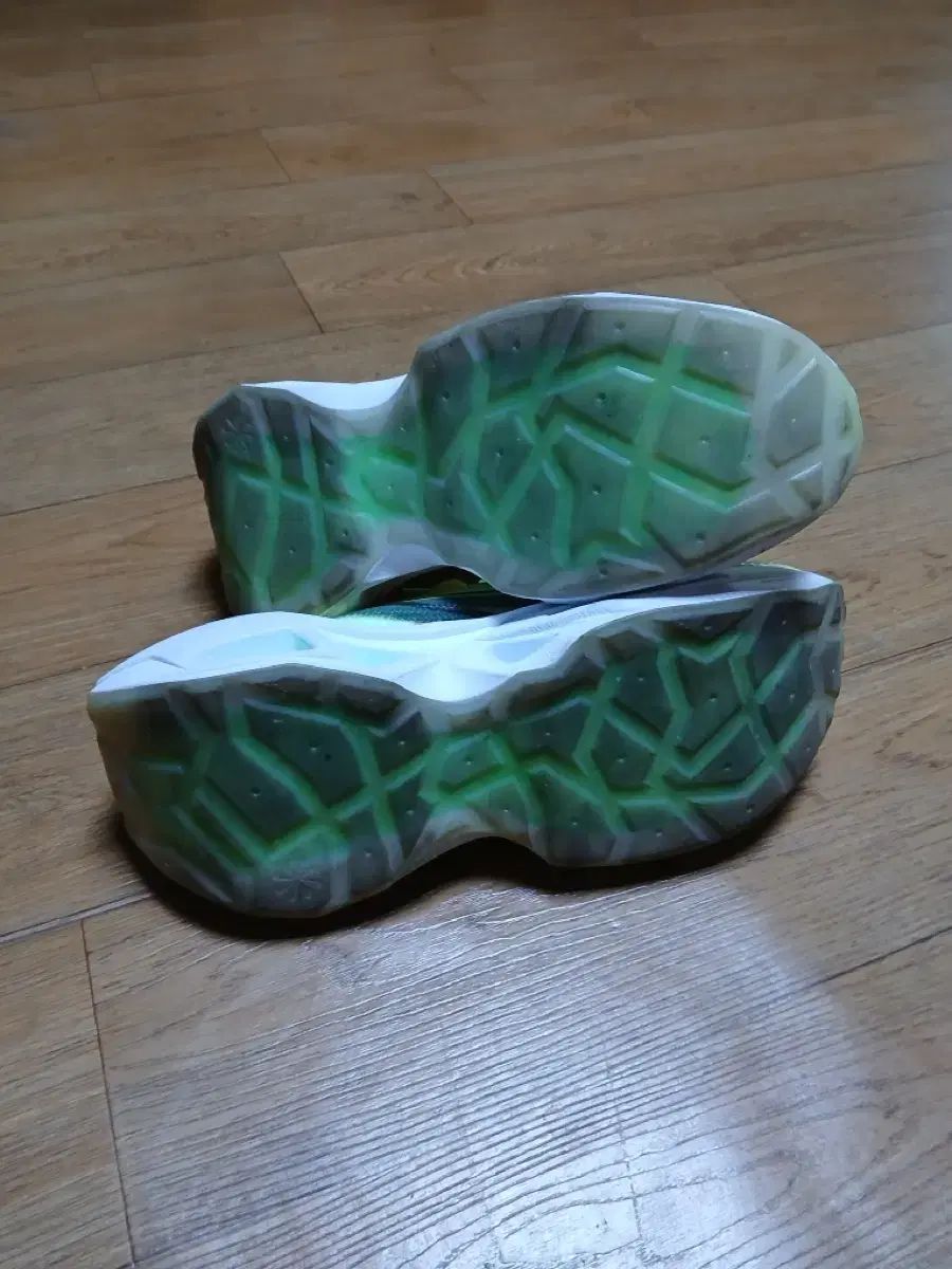 ナイキ Zoom Vomero スニーカー