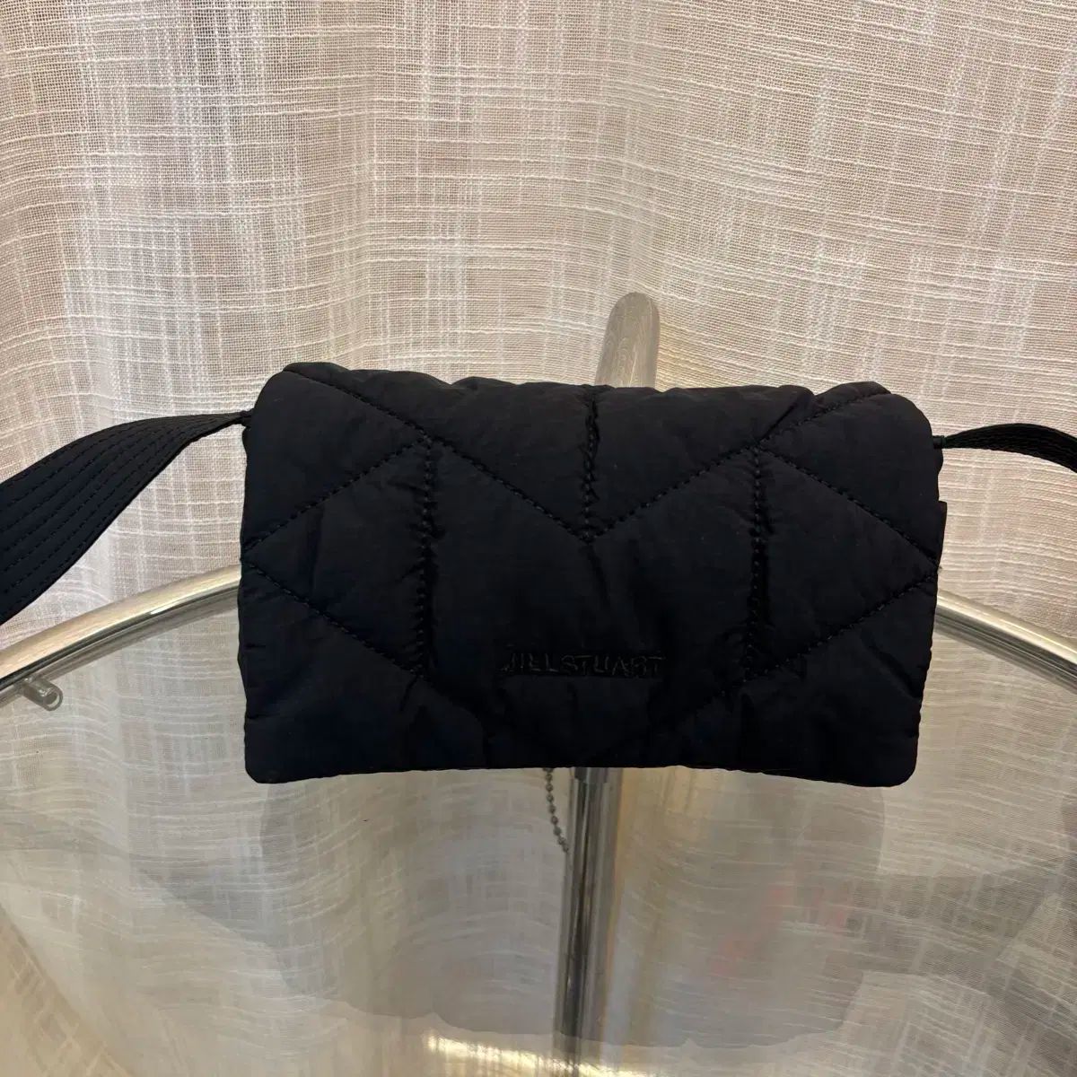 ジルスチュアート ロゼラ パデッド クロスバッグ