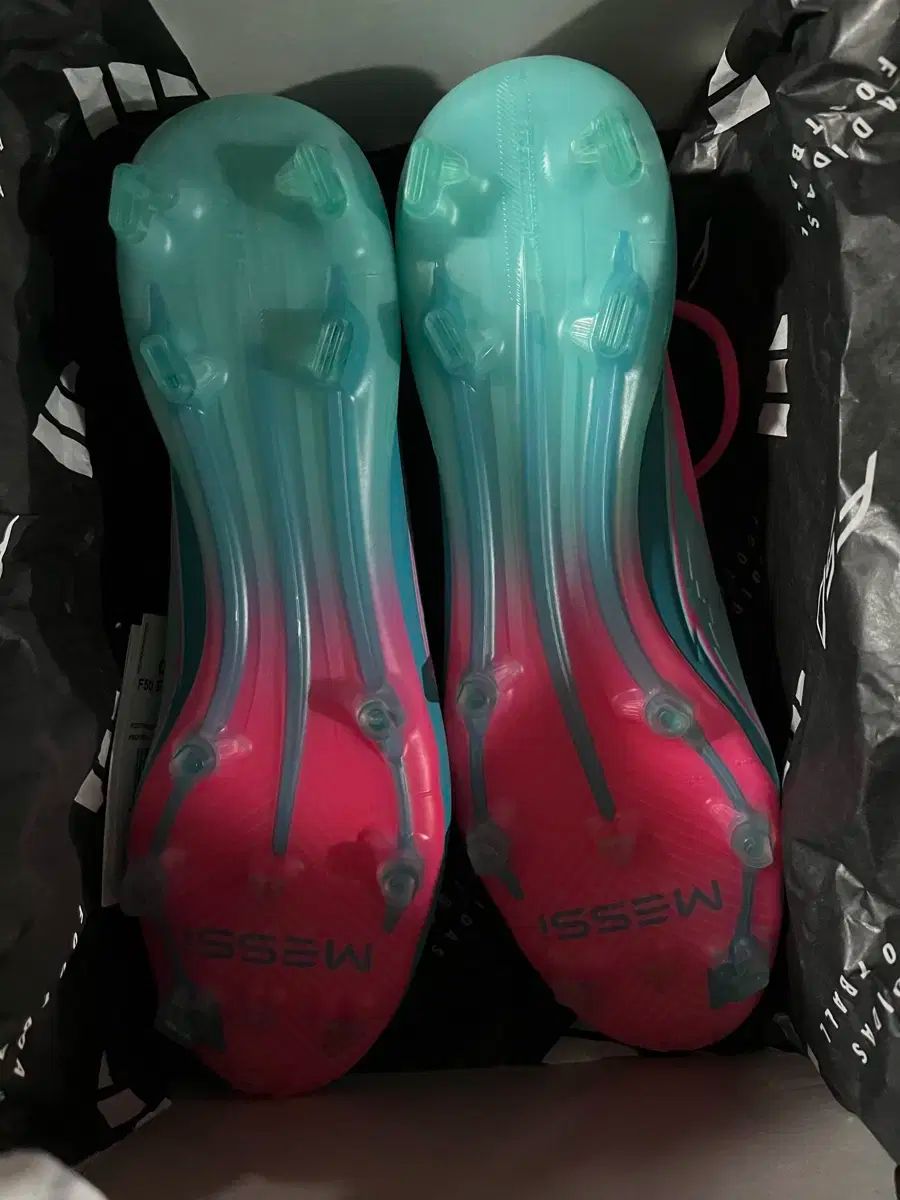 アディダス サッカーシューズ f50 fg 直接取引 メルカリshop取引では対象外