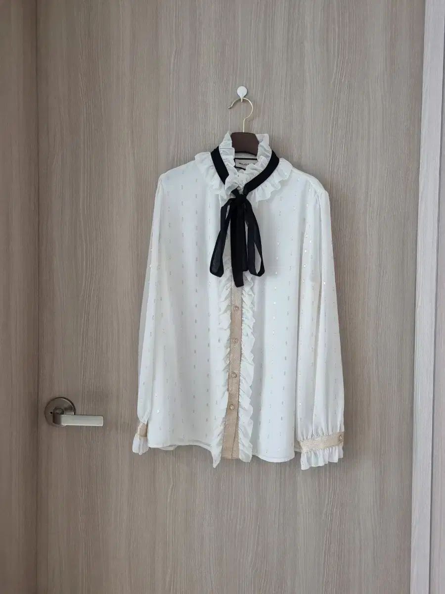 モジョエスピン フリル ブラウス リボン ポイント