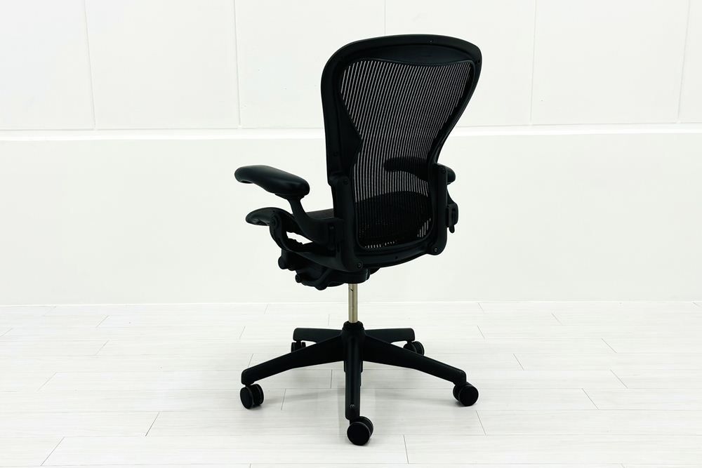 ハーマンミラー アーロンチェア Bサイズ 可動肘 ランバー無 Herman Miller Aeron Chairs オフィス家具 メッシュ A000004034