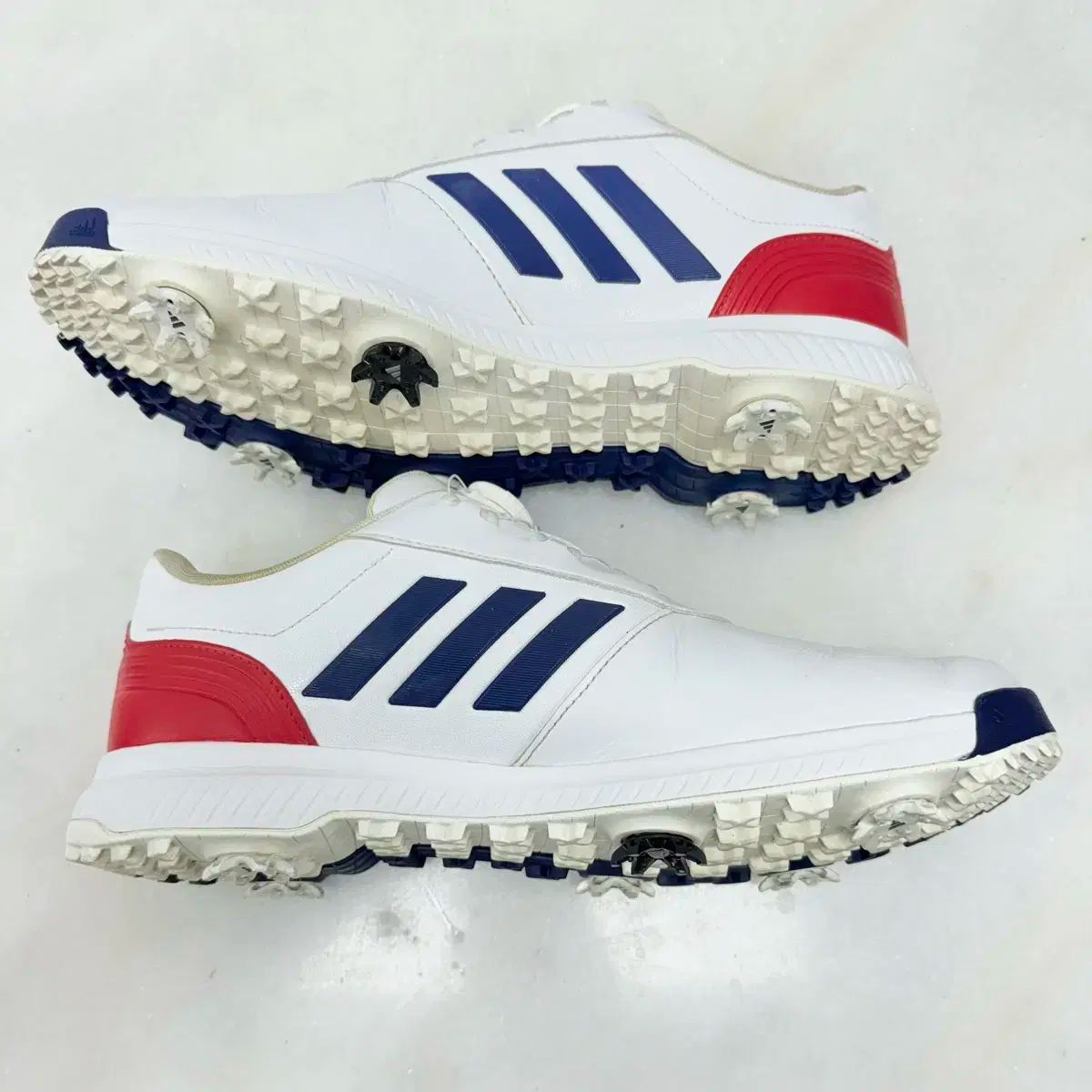 ゴルフシューズ