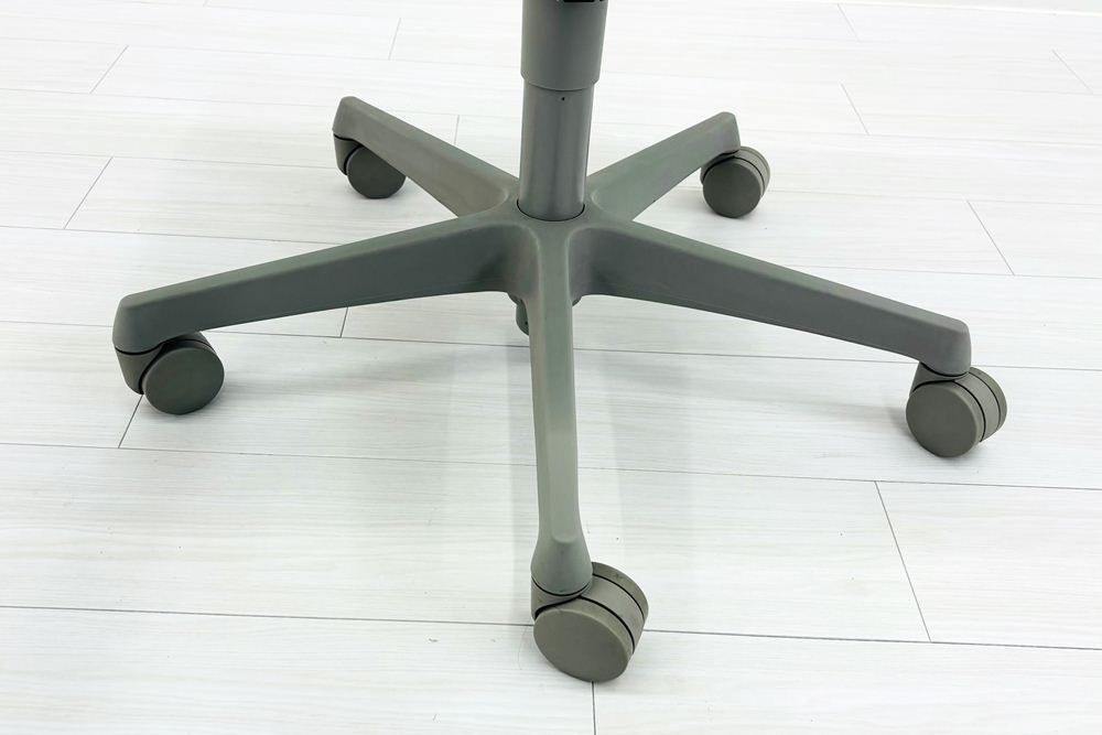 2019年製 肘なし