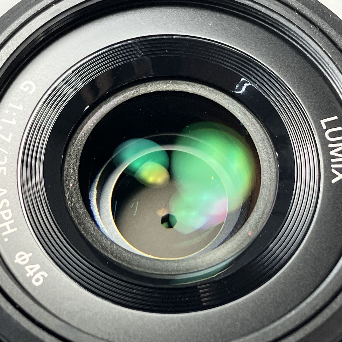 ミラーレス一眼カメラ