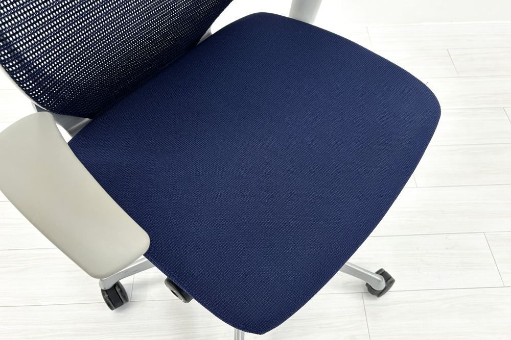 事務椅子 ダークブルー