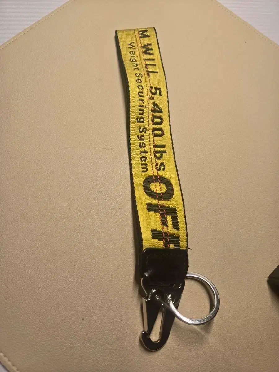 オフホワイト キーホルダー