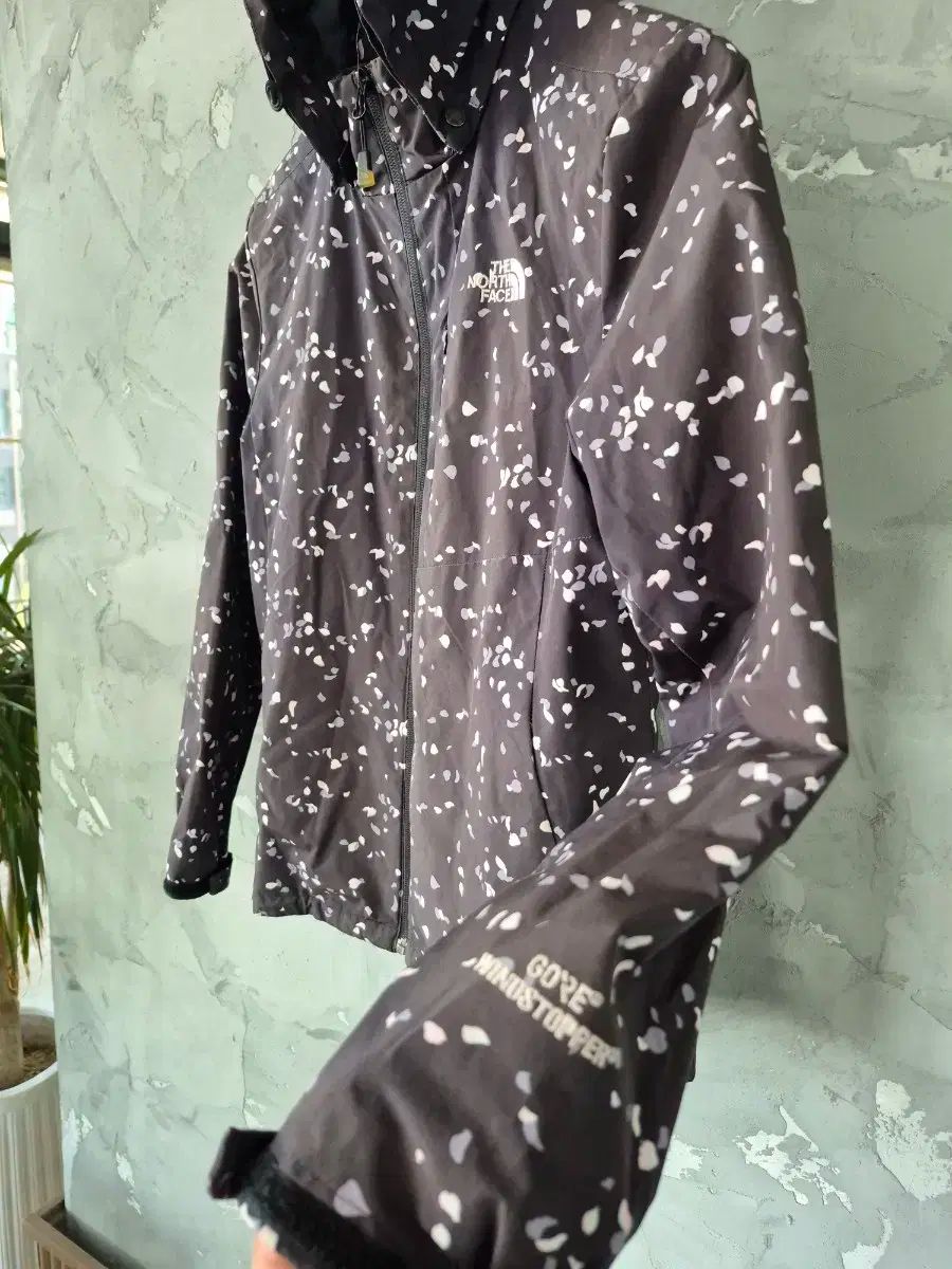 ノースフェイス レディース プリント ウィンドブレーカー ジャケット M