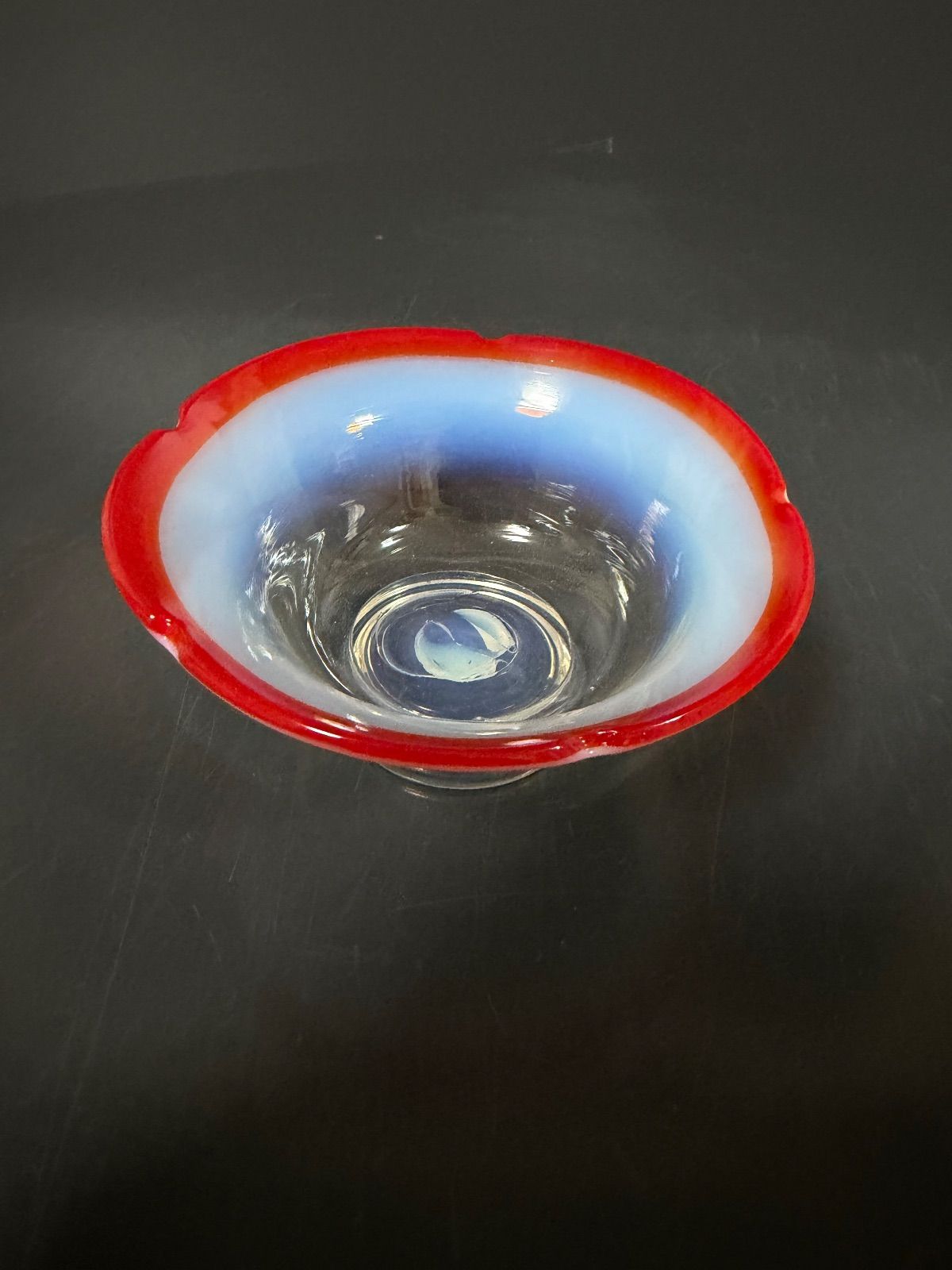 大正時代 二色乳白ガラス鉢 氷鉢 氷コップ 骨董品 - メルカリ