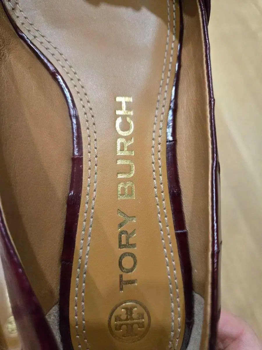 トリーバーチ ワイン色 リボン フラット 靴