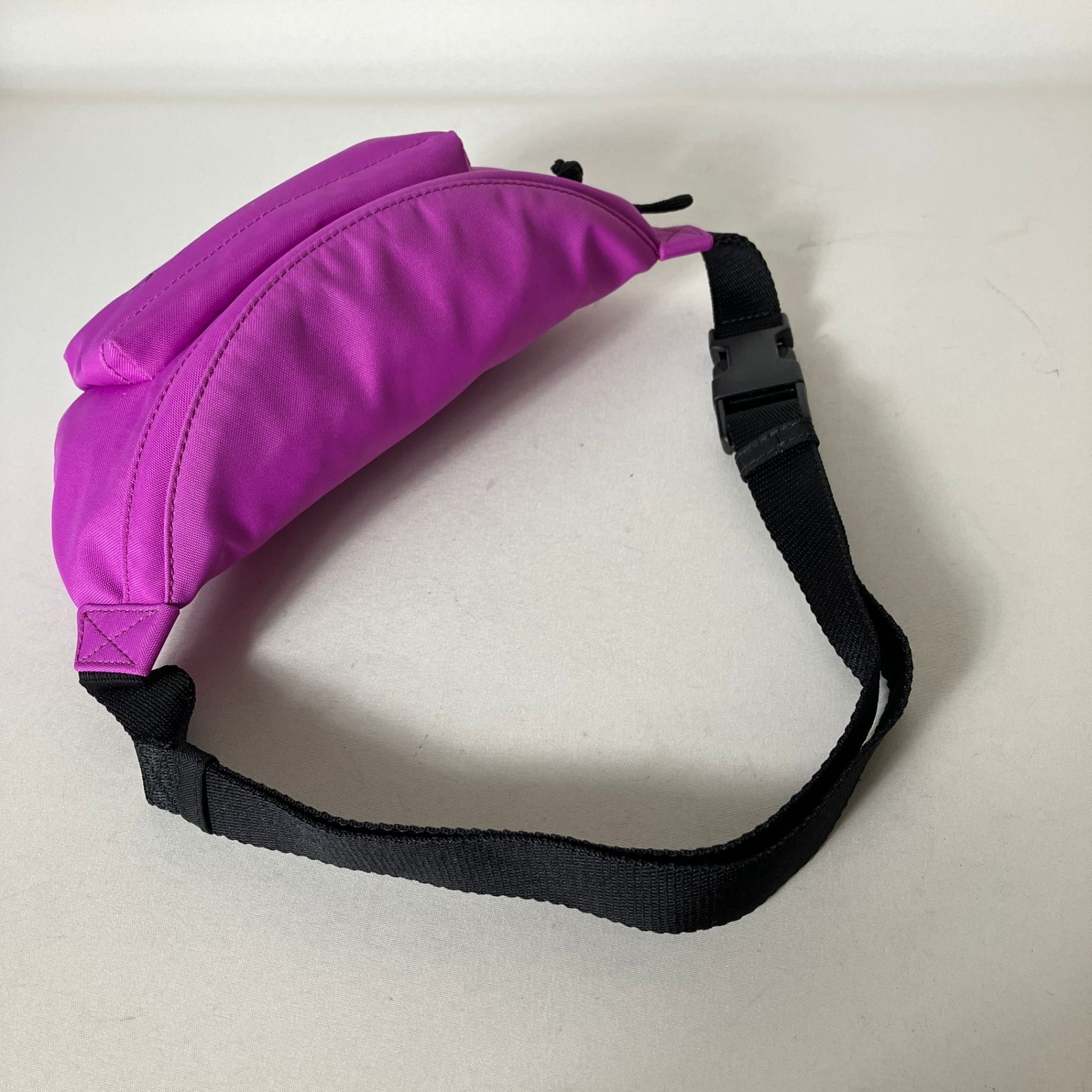 2510-243｜極美品｜バレンシアガ ボディバッグ ナイロン フューシャピンク 2510-243｜極美品｜バレンシアガ ボディバッグ ナイロン フューシャ