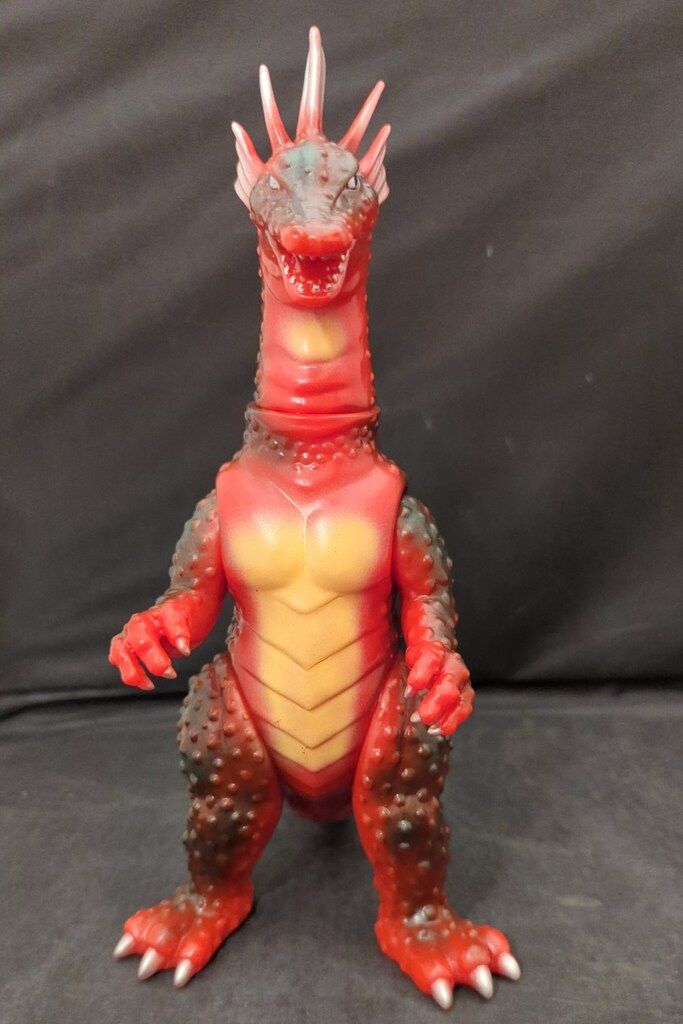 マーミット 世紀の大怪獣シリーズ チタノザウルス 赤成型 腹肌色 黒塗装 1期