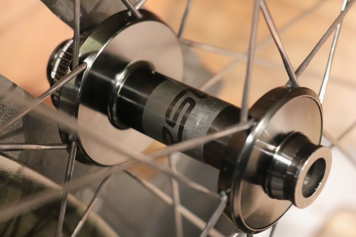 カーボン チューブレスレディ