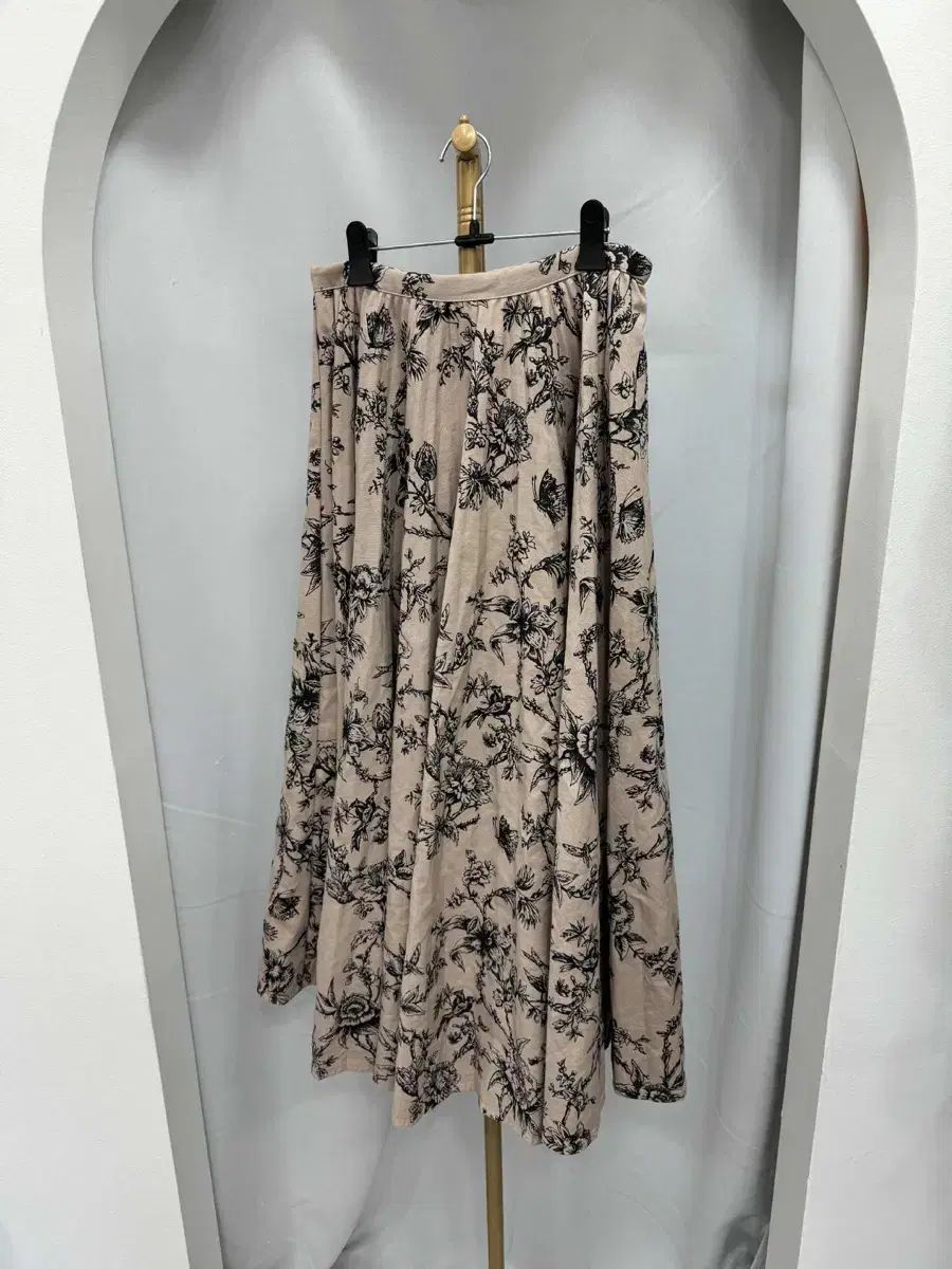 百貨店 ディオール プリーツ ミディ スカート 36サイズ