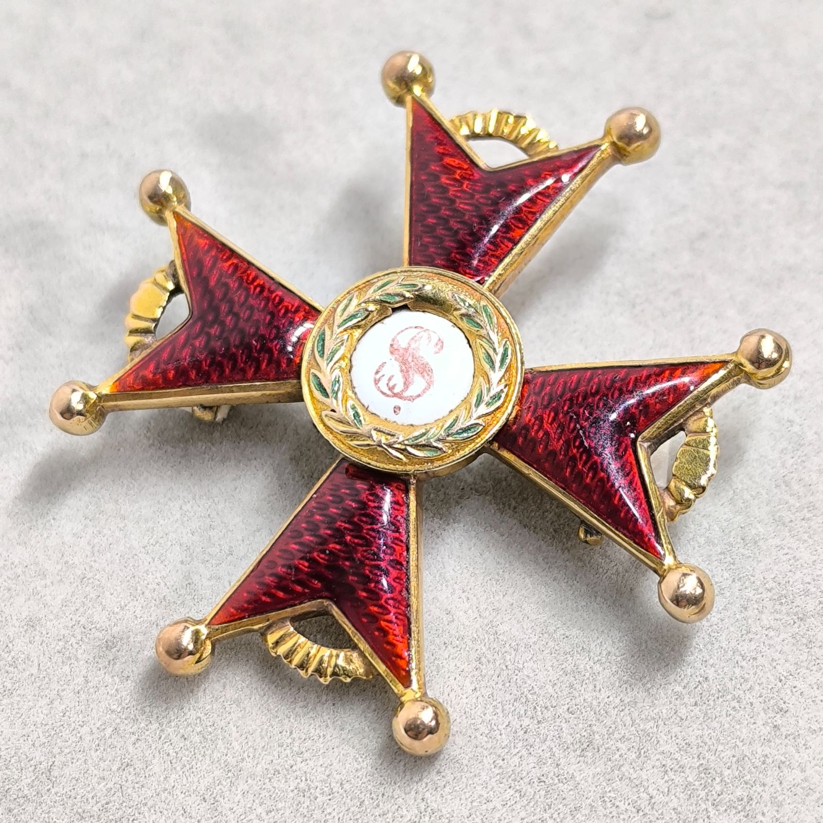 ロシア帝国 聖スタニスラフ勲章 3等位 帯留に加工 K 14 エナメル細工 アンティーク