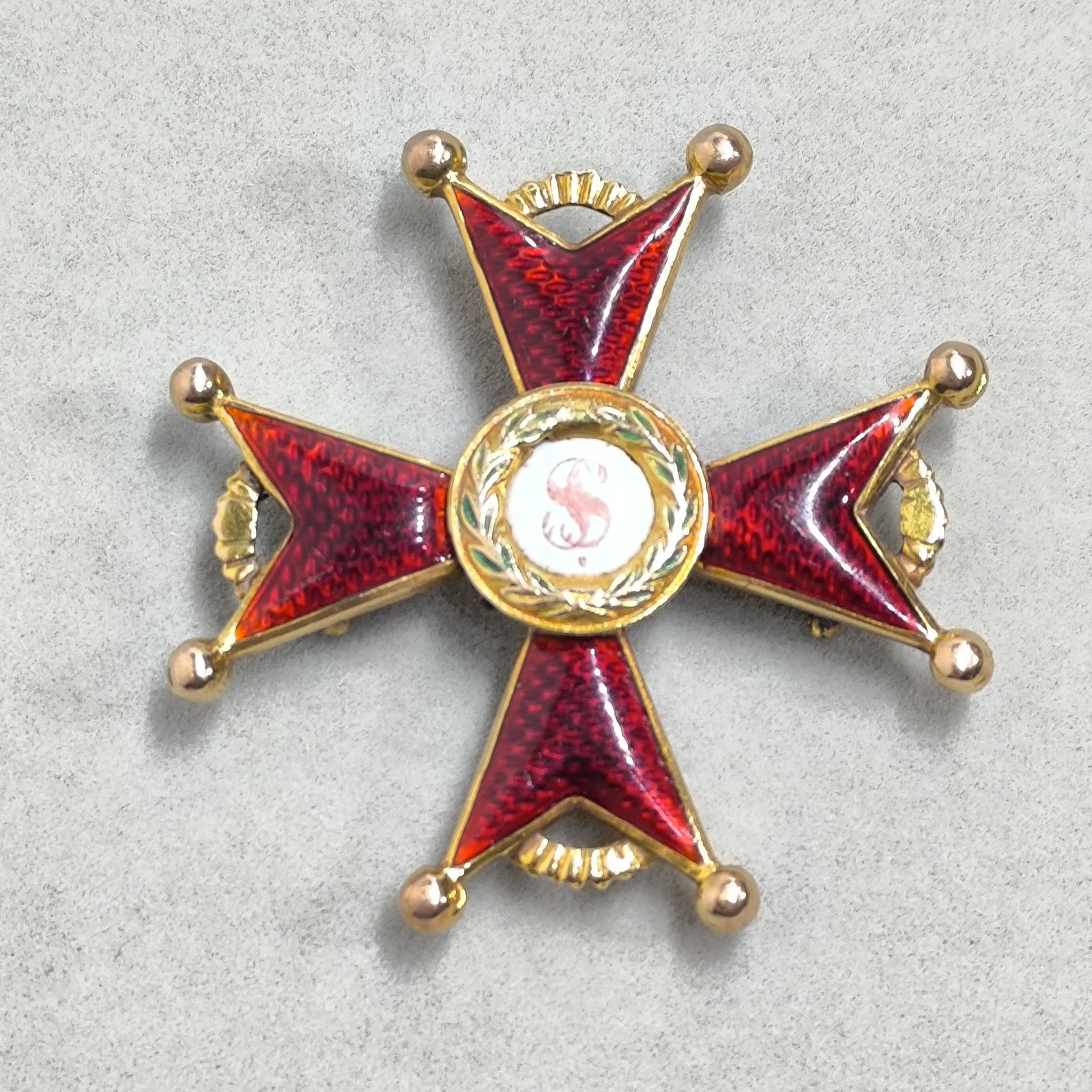 ロシア帝国 聖スタニスラフ勲章 3等位 帯留に加工 K 14 エナメル細工 アンティーク