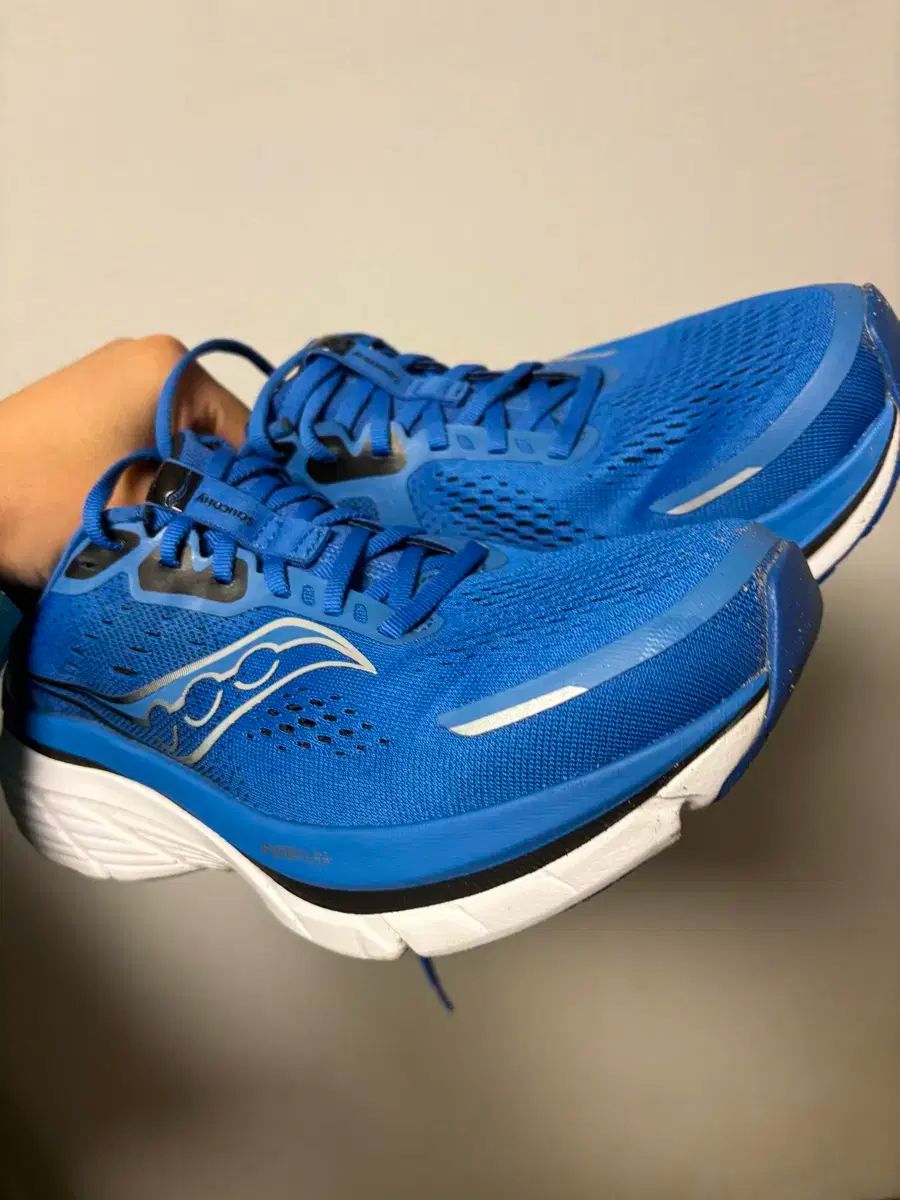 サッカニー ガイド 18 265 ランニングシューズ