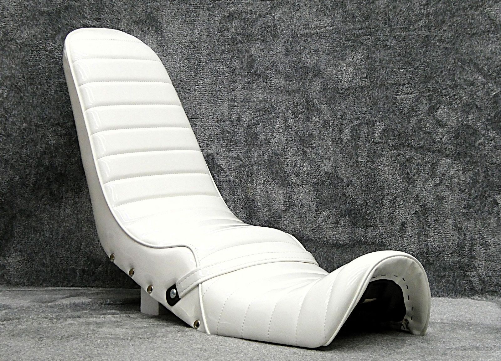 XJR400前期4HM 鋲打ち 白エナ40cm 三段シート ホワイト 補強入り エナメル アンコ抜き93～96年 3段 へっぽこ社長 タックロールXJR400R