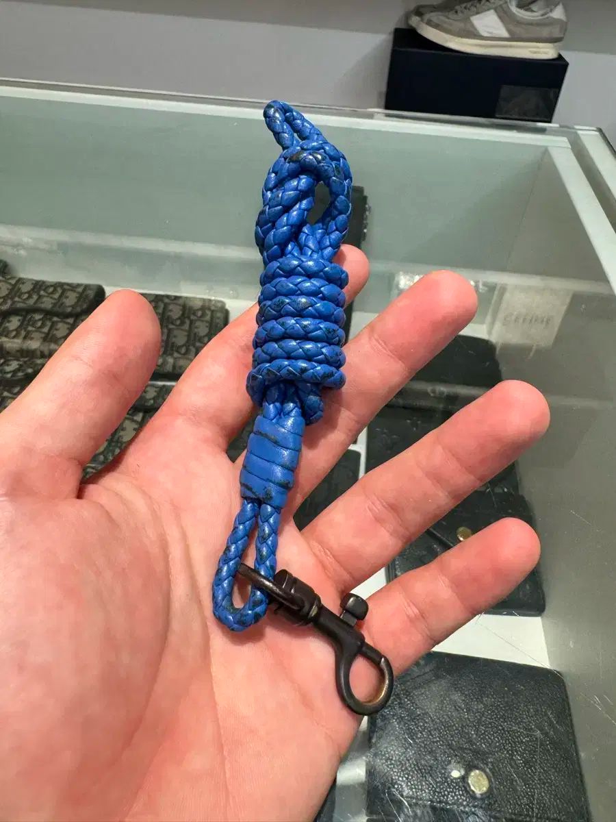 ボッテガ ヴェネタ イントレチャート パータン ダブル ネックレス キーホルダー ブルー