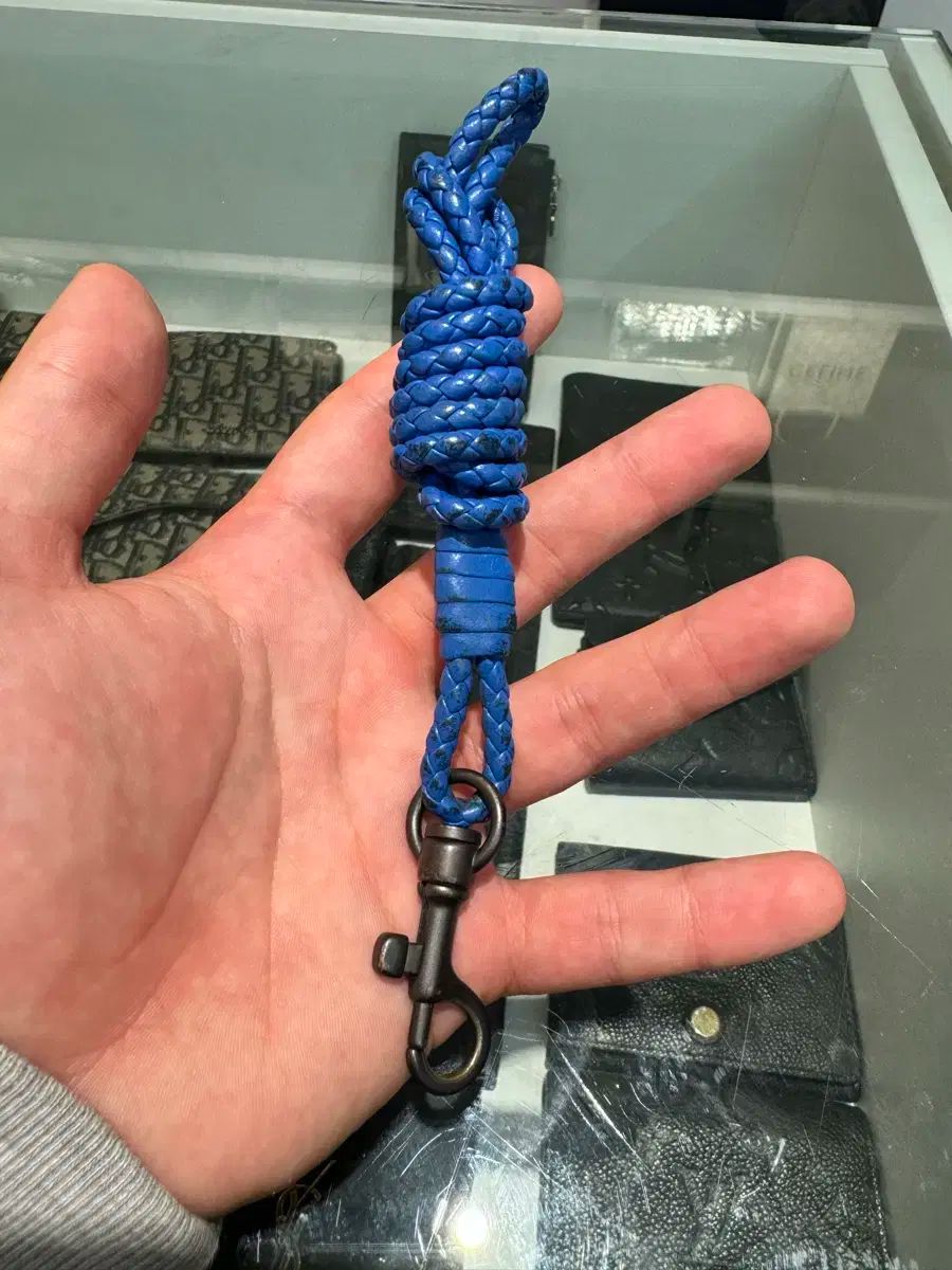 ボッテガ ヴェネタ イントレチャート パータン ダブル ネックレス キーホルダー ブルー