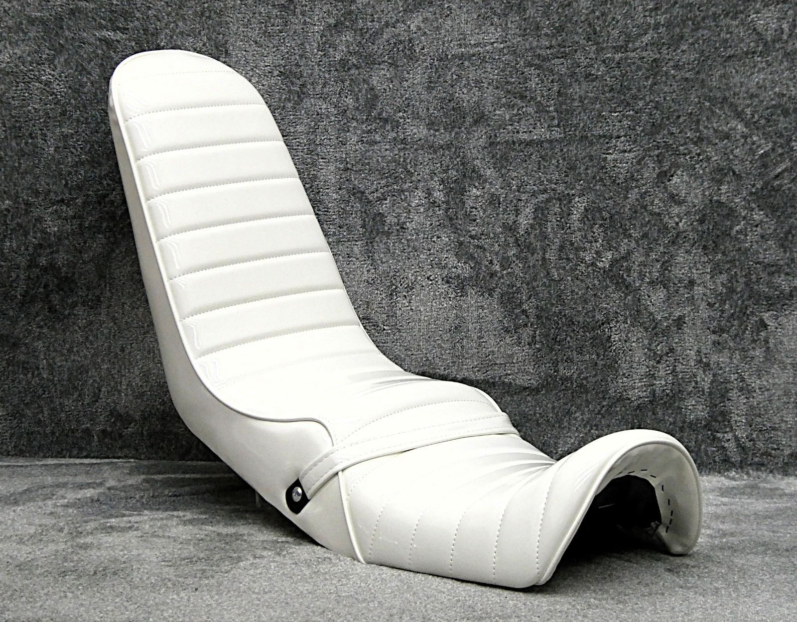 XJR400前期4HM 白エナ40cm 三段シート ホワイト 補強入り エナメル アンコ抜き ローダウン93～96年 3段 へっぽこ社長 タックロールXJR400R