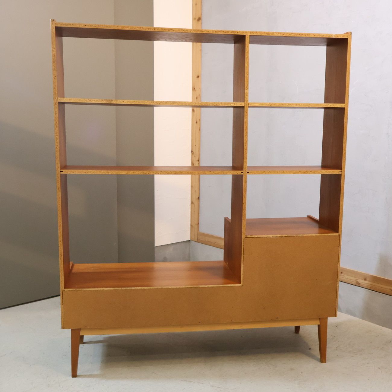 北欧家具 ブックシェルフ 本棚 書棚 リビングボード ナチュラル ハイシェルフ ヴィンテージ家具 アシンメトリー スウェーデン MARWIL-DEMENAGEMENTS_CH