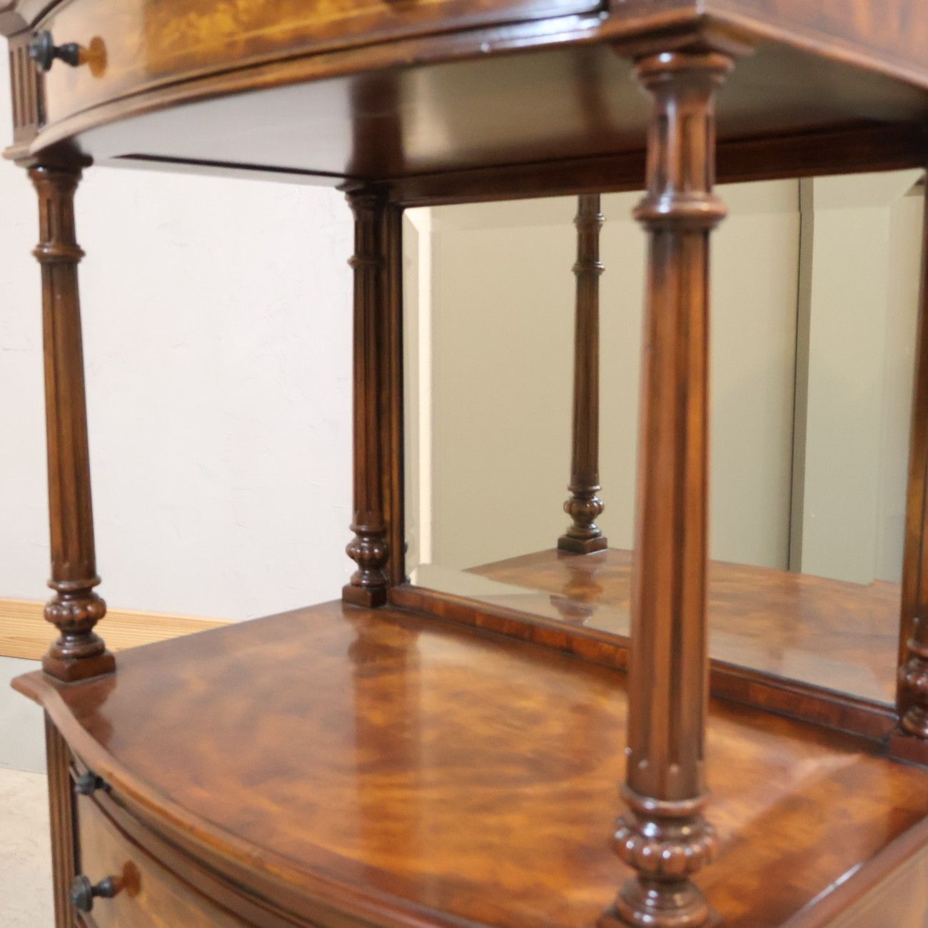 セオドアアレキサンダー サイドボード