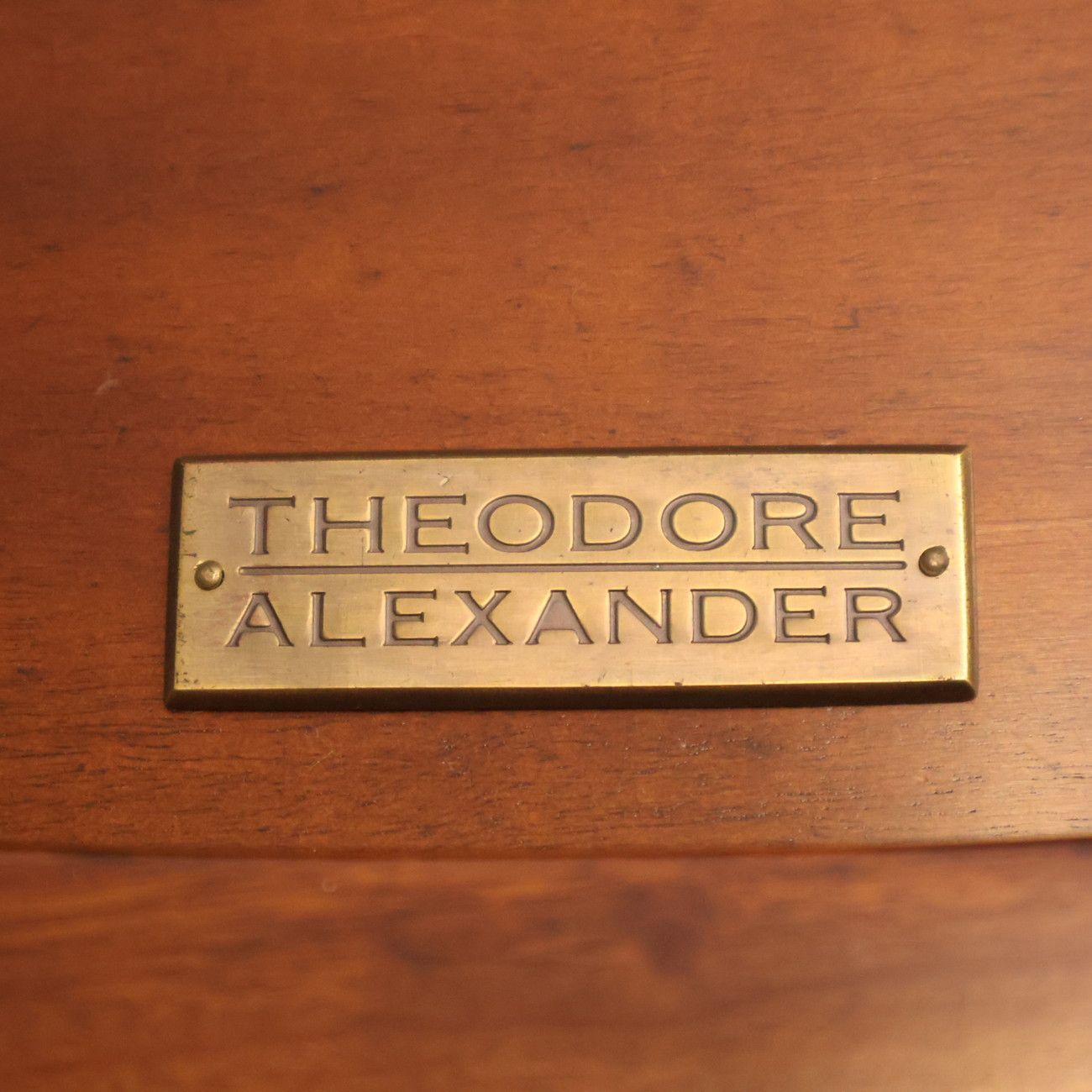 セオドアアレキサンダー サイドボード