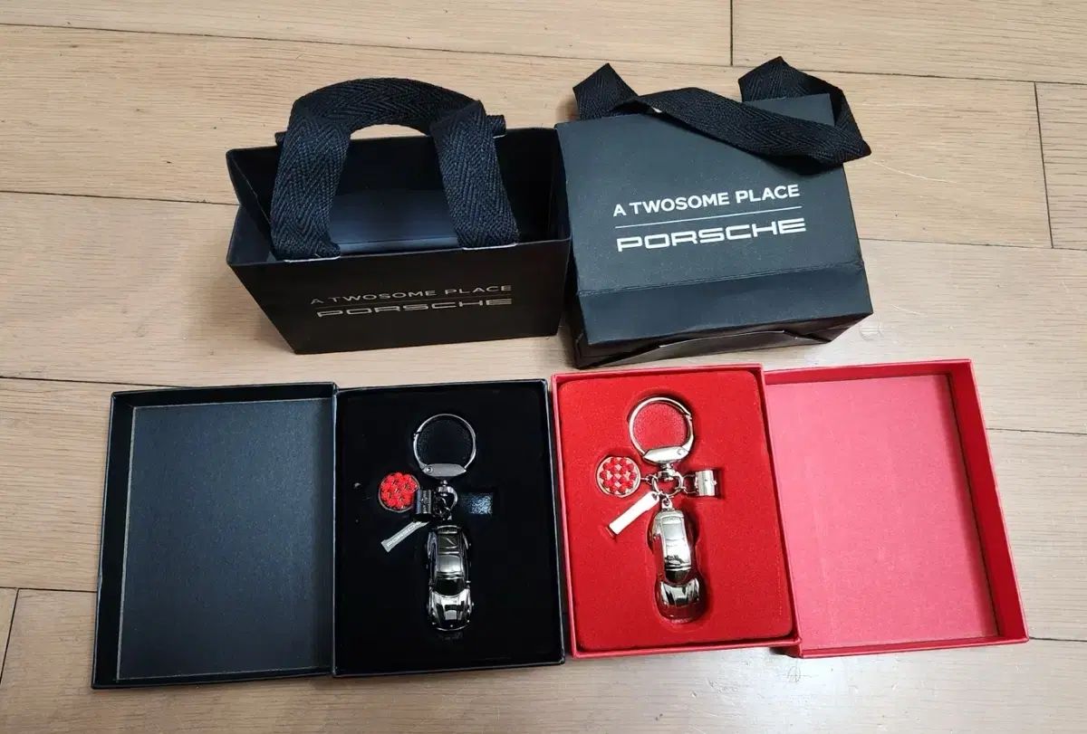 Twosome ポルシェ キーホルダー ブラック シルバー まとめ